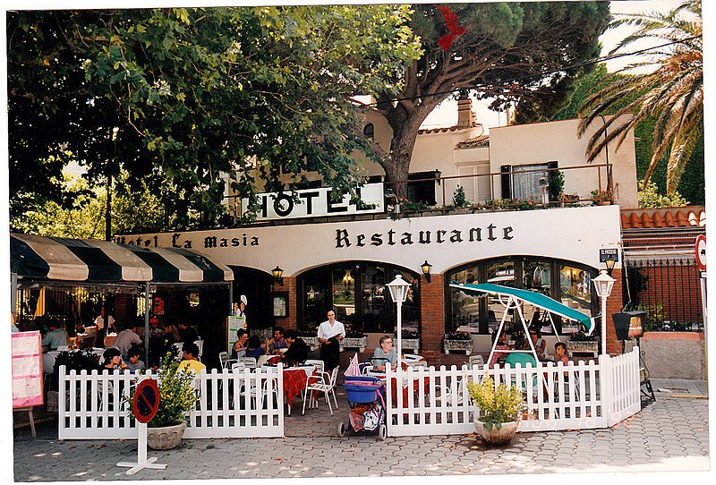 File:August Bodega Rosas - Mythos Spain Photography 1992 - panoramio.jpg