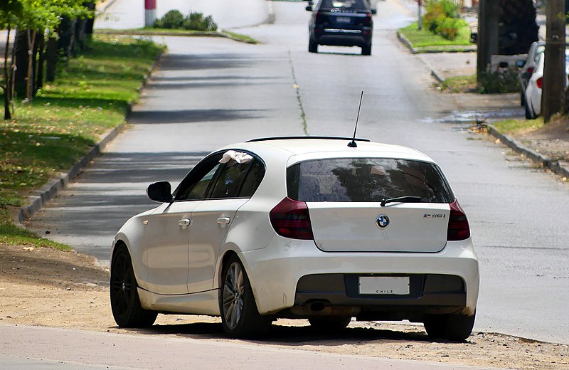 File:BMW 116i E87 M-Sport 2011.jpg - Wikimedia Commons