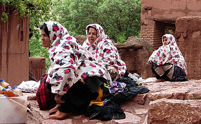Badger Women in Abyaneh - Flickr - Hamed Saber.jpg