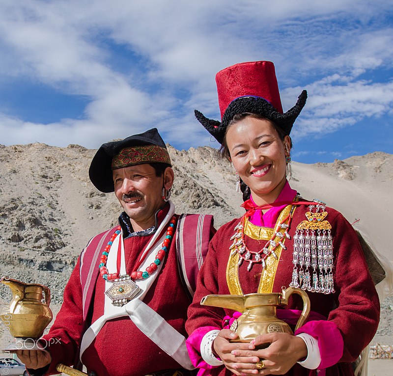 Tourist Couple Traditional Costume Dehradun Uttarakhand Stock Photo  1425060560 | Shutterstock