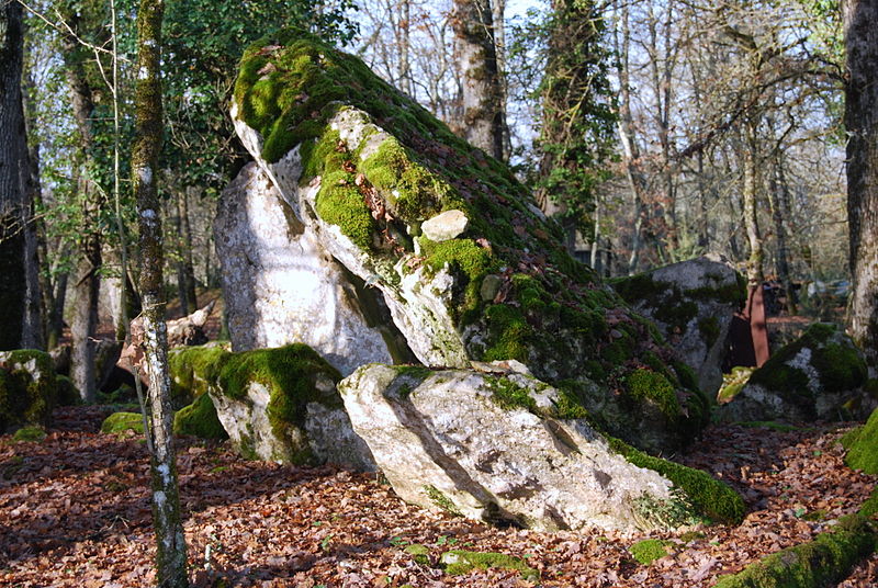 File:Bellefond Dolmen 3.JPG