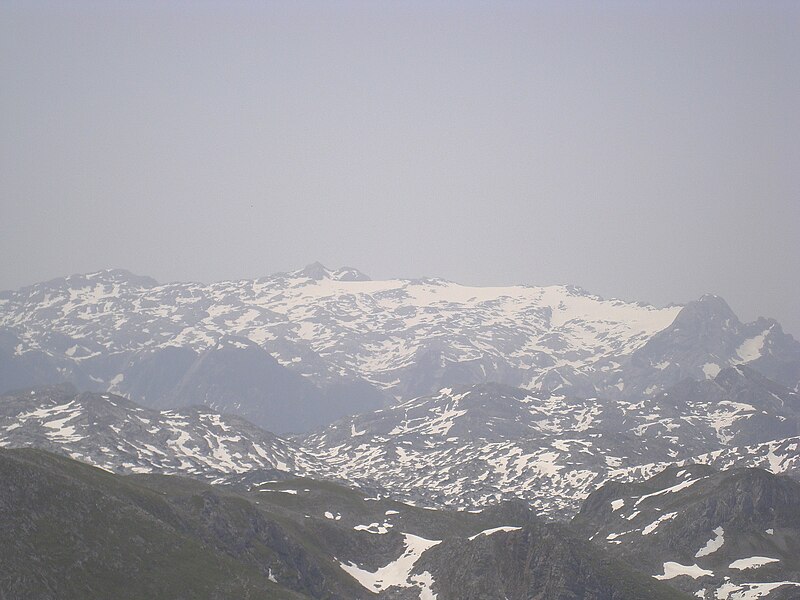 File:Bergmassiv des Hochkönig (vom Schneibstein).JPG