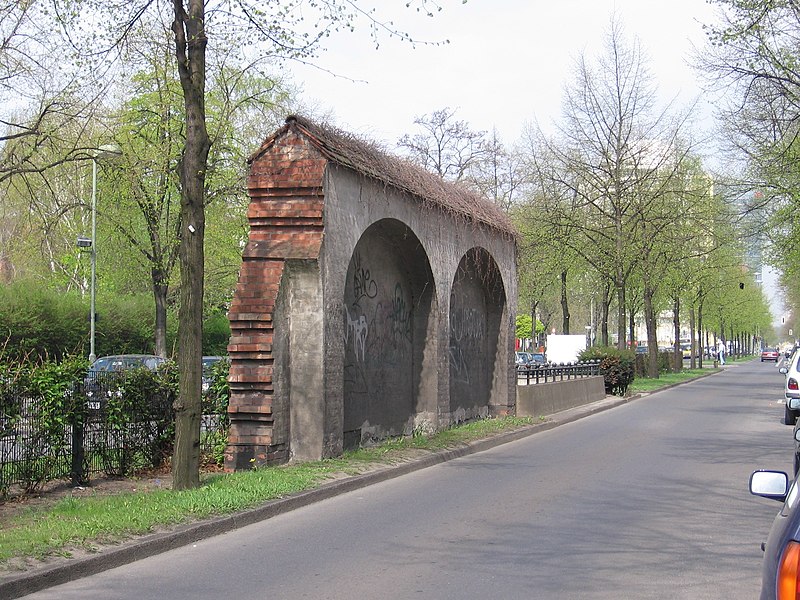 File:Berliner Akzisemauer.jpg