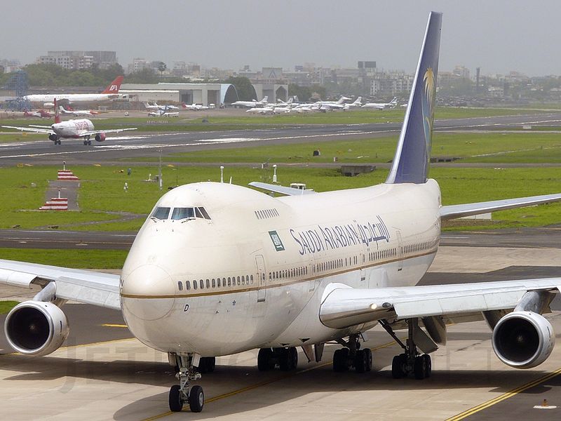 File:Boeing 747-168B, Saudi Arabian Airlines JP6914553.jpg
