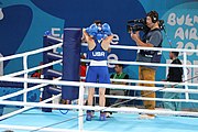 Deutsch: Boxen bei den Olympischen Jugendspielen 2018 Tag 12, 18. Oktober 2018 - Kampf um die Bronzemedaille im Fliegengewicht Mädchen – Heaven Destiny Garcia (USA, blau) schlägt Goryanana Stoeva (Bulgarien, rot) 5-0; Ringrichter ist Ishanguly Meretnyyazov (Turkmenistan). English: Boxing at the 2018 Summer Youth Olympics on 18 October 2018 – Girl's flyweight Bronze Medal Bout - Heaven Destiny Garcia (USA, blue) beats Goryanana Stoeva (Bulgaria, red) 5-0; Referee is Ishanguly Meretnyyazov (Turkmenistan). Español: Boxeo en los Juegos Olímpicos Juveniles de Verano de 2018 en 18 de octubre de 2018 - Combate a medalla de bronce de peso mosca para mujeres: Heaven Destiny Garcia (Estados Unidos, azul) le gana a Goryanana Stoeva (Bulgaria, roja) 5-0; El árbitro es Ishanguly Meretnyyazov (Turkmenistán).