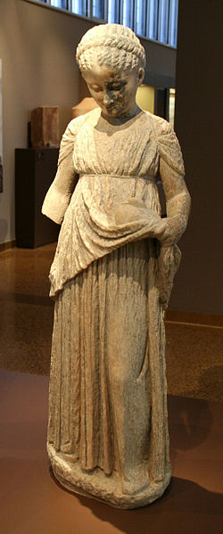 File:Brauron - Statue of a Girl.jpg