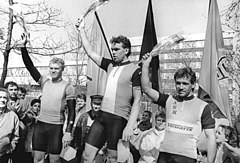 Dan Radtke (r.) bei der Siegerehrung von Leipzig-Dresden 1988, mit Olaf Ludwig (M.) und Maik Landsmann (l.)