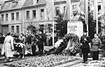 Einweihung des Stalindenkmals in Burg am 10. Mai 1954