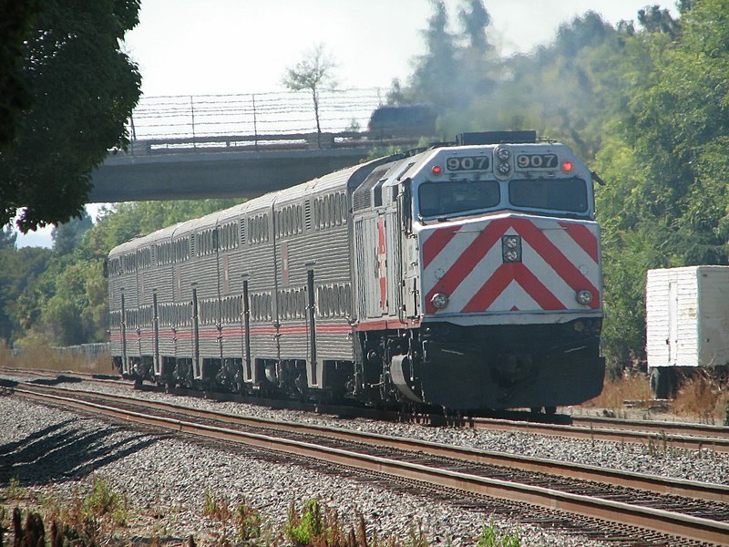 File:Caltrain accelerating towards San Francisco.jpeg