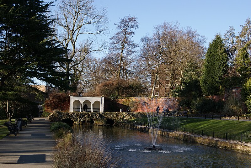 File:Canal Gardens, Roundhay (30th January 2010) 005.jpg