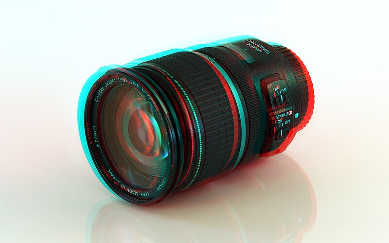 File:Canon EF-S 17-55mm anaglyph.jpg