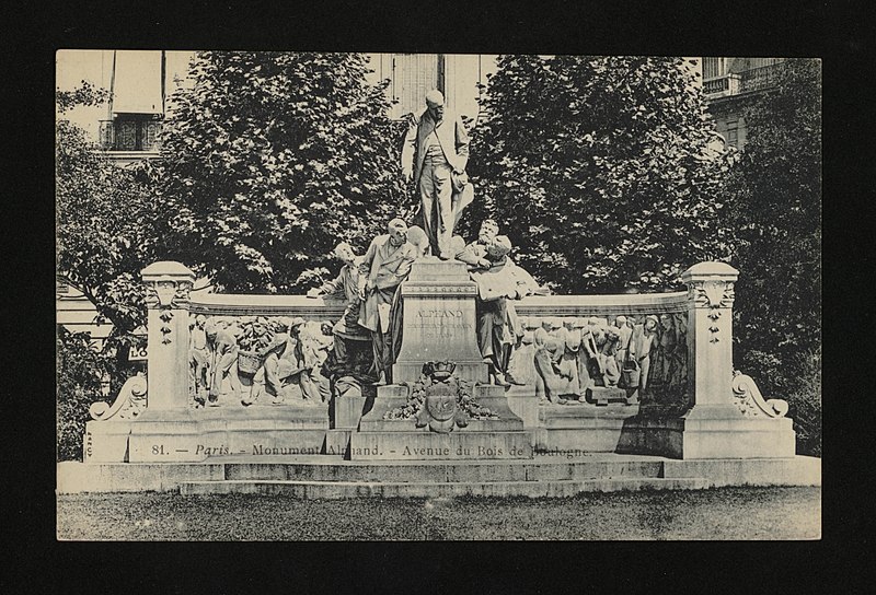 File:Carte postale - Boulogne-Billancourt - Monument Alphand - Avenue du Bois de Boulogne.jpg