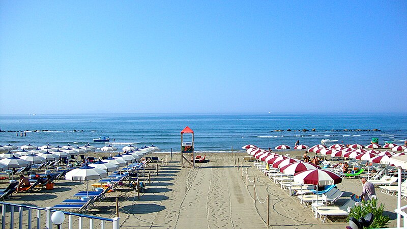 File:Castiglione della Pescaia - Seaside.JPG