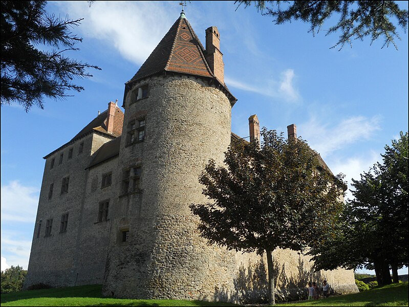 File:Château de Septème (vue sur une tour d'angle).JPG