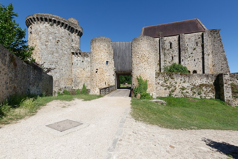 File:Château de la Madeleine Chevreuse n1.jpg