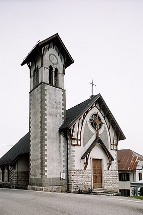 Chiesa sull'altopiano di Asiago.jpg