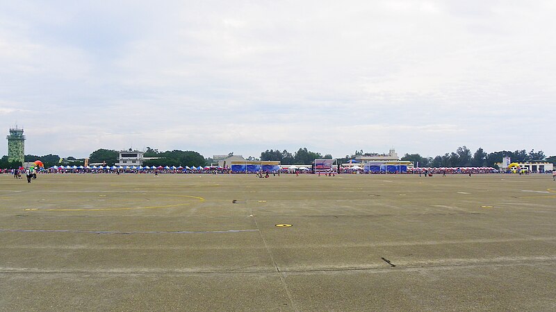 File:Ching Chuang Kang Air Base Open Day Show Area 20111112a.jpg