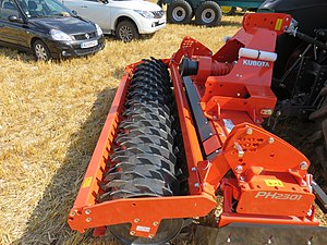 Concours de labour de Boissia - Herse rotative Kubota PH 2301 (2) (juil 2018).jpg