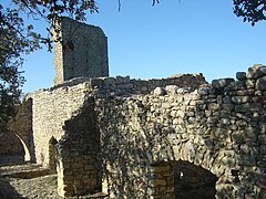 Bergerie et ruine du donjon du XIIIe siècle