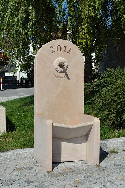 File:Drinking water fountain, Eugendorf.jpg