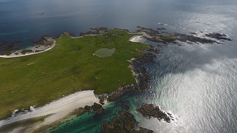 File:Drone photo of the Monach Islands (36341515582).jpg