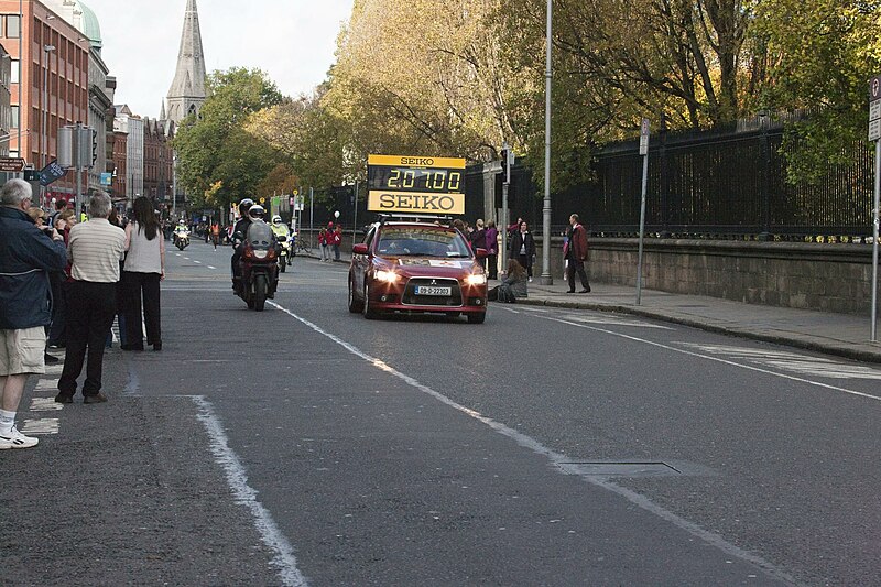 File:Dublin Marathon 2009 (4047183720).jpg