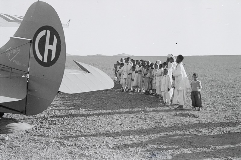 File:ETH-BIB-Gruppe bei Flugzeug-Nordafrikaflug 1932-LBS MH02-13-0229.tif