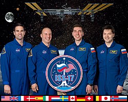 Retkikunta 17:n miehistön kuva (vasemmalta oikealle) Greg Chamitoff, Garrett Reisman, Sergei Volkov ja Oleg Kononenko