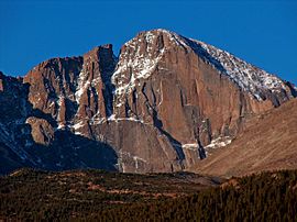 Longs Peak päikesetõusul nähtuna idast