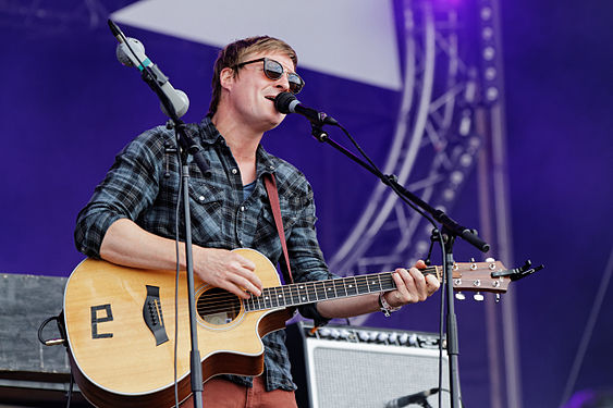 Girls in Hawaii en concert lors du festival des Vieilles charrues le 20 juillet 2014.