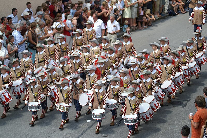 File:Festzug 1000 Jahre Dollnstein 003.jpg