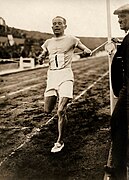 Finish van de Fiinse hardloper Paavo Nurmi tijdens sportwedstrijden in Berlijn in 1926, SFA022003207.jpg