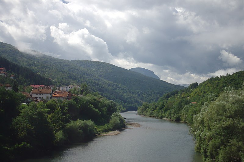 File:Foča, řeka Drina.jpg