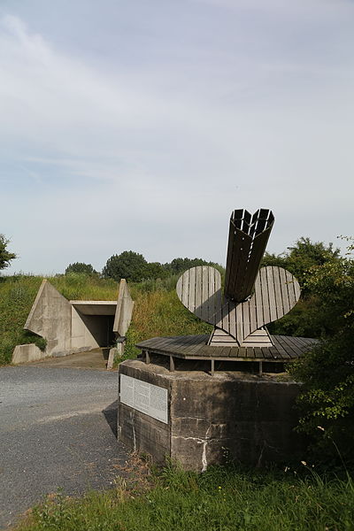 File:Fort bij Vijfhuizen IMG 3964 (14110516162).jpg