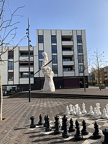 Neuer Schmuck am neuen Friesenbergplatz, in der Nähe der FGZ.