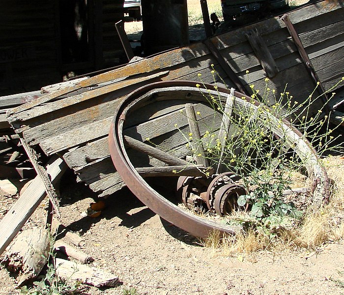 File:Gillman Ranch, Busted Wagon 5-2012 (7414690634).jpg