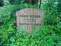 Guido Seeber, Friedhof Heerstraße - Mutter Erde fec.JPG
