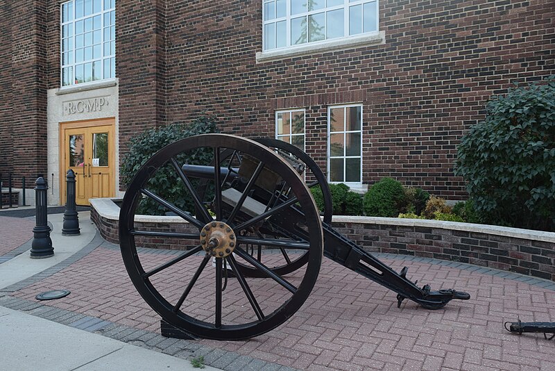 File:Gun Carriage - Royal Canadian Mounted Police, Depot Division, Regina (43156017705).jpg