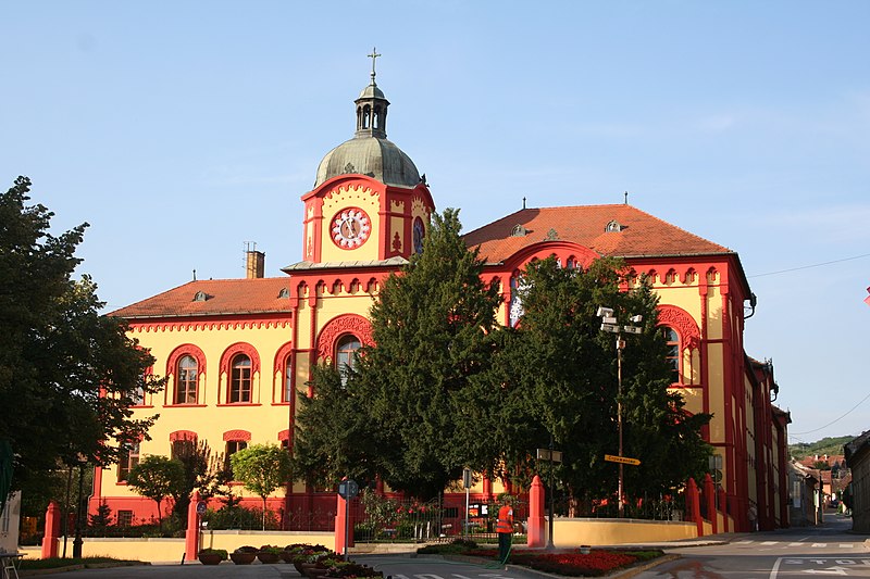 File:Gymnasium of Karlovci 8196 01.jpg