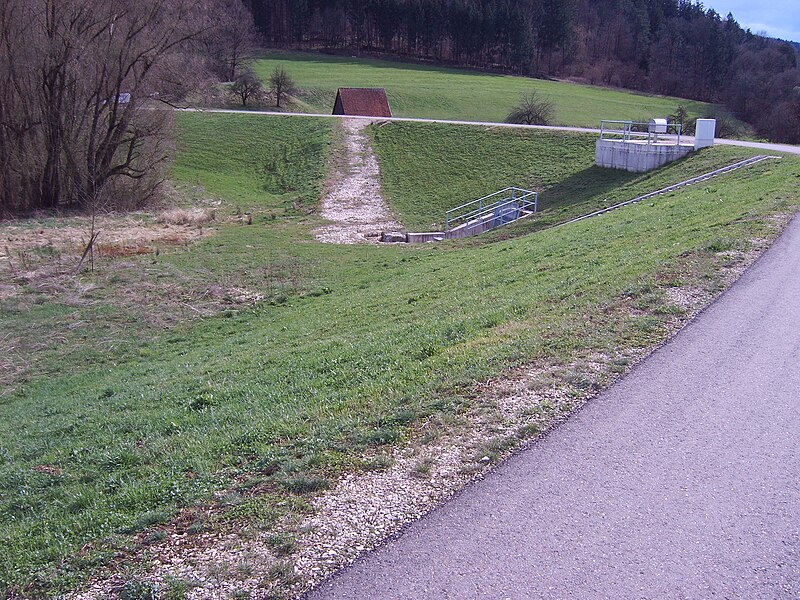 File:HRB Waldhausen Flutmulde.jpg