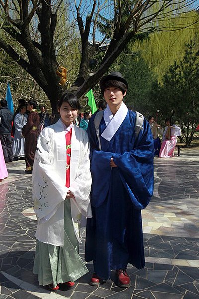 A Han Chinese couple wearing hanfu (2013)