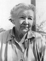Hedi Schoops Mutter im Alter von 84 Jahren, 1957.
