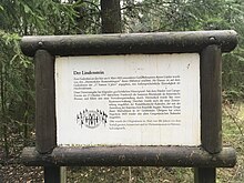 Die ergänzende Hinweistafel zur Geschichte des Lindensteines
