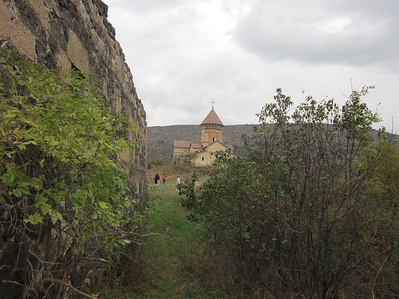 File:Hnevank Monastery (21).jpg