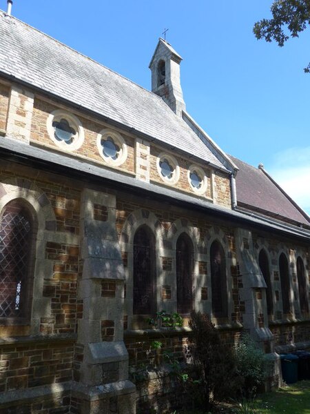 File:Holy Trinity, Westward Ho^, south side - geograph.org.uk - 4556510.jpg