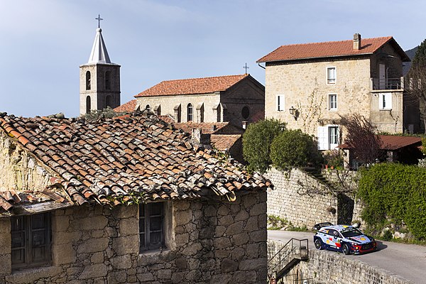 Andreas Mikkelsen and Anders Jæger-Synnevaag driving through the narrow Vero road.