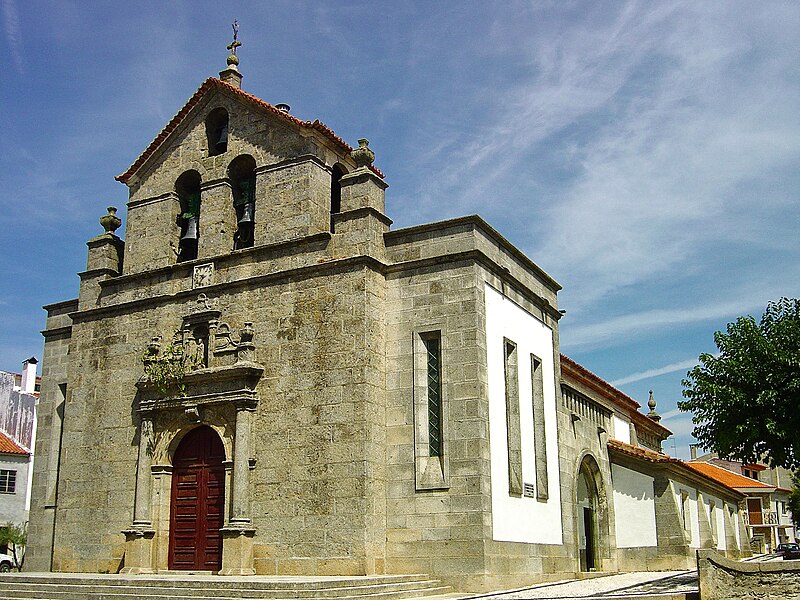 File:Igreja Matriz de Sendim - Portugal (6190325780).jpg