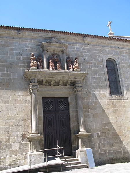 File:Igreja da Misericórdia de Braga (porta lateral).JPG