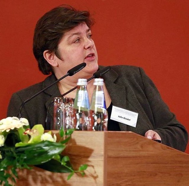 Julie Bindel - Wikipedia