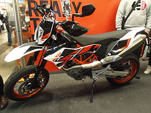 KTM 690 SMC R ABS 2015.JPG